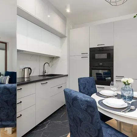 Arkadia Wola With Parking By Renters Apartment *