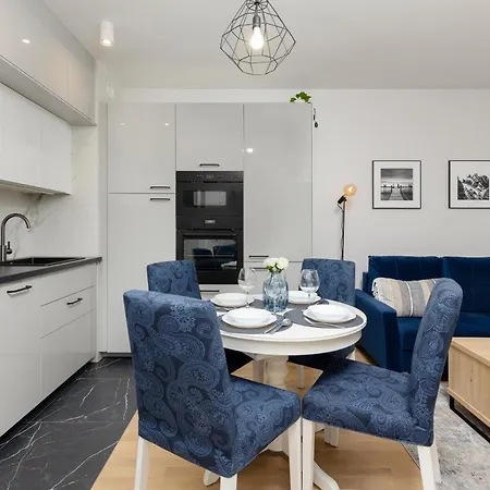 Arkadia Wola With Parking By Renters Apartment *