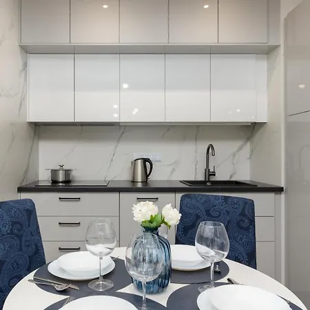 Arkadia Wola With Parking By Renters Apartment Warsaw