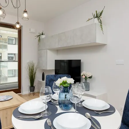 Apartment Arkadia Wola With Parking By Renters Warsaw