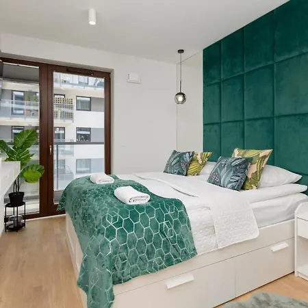 Apartment Arkadia Wola With Parking By Renters *