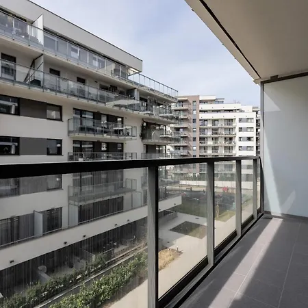 Arkadia Wola With Parking By Renters Apartment *